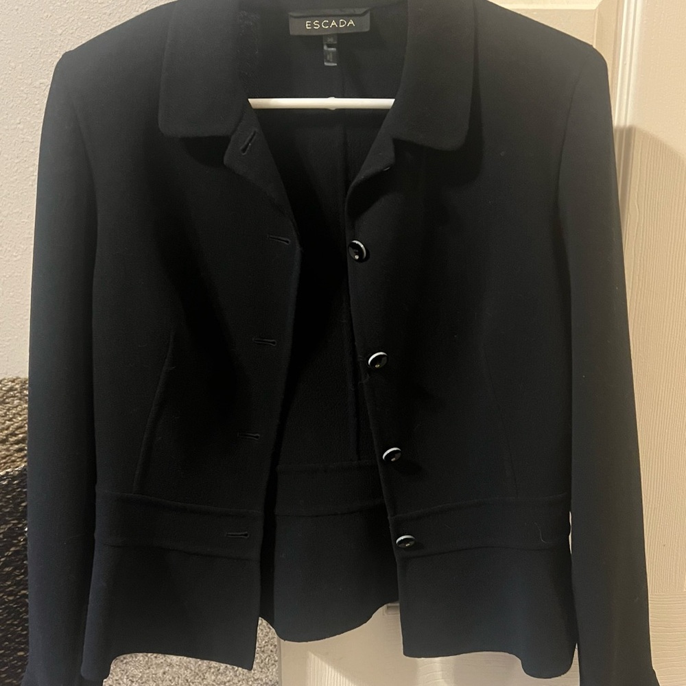 Escada Black Blazer Suit Jacket with Notched Lapels and Structured Shoulders